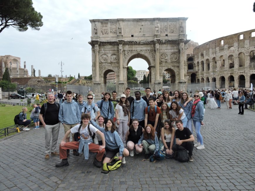 Voyage à Rome et Naples des élèves des 5e et 6e années de l'option latin 